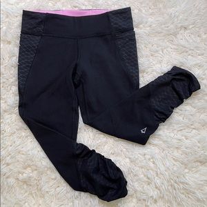 Ivivva Girls Black Cropped Leggings w pockets Sz 7